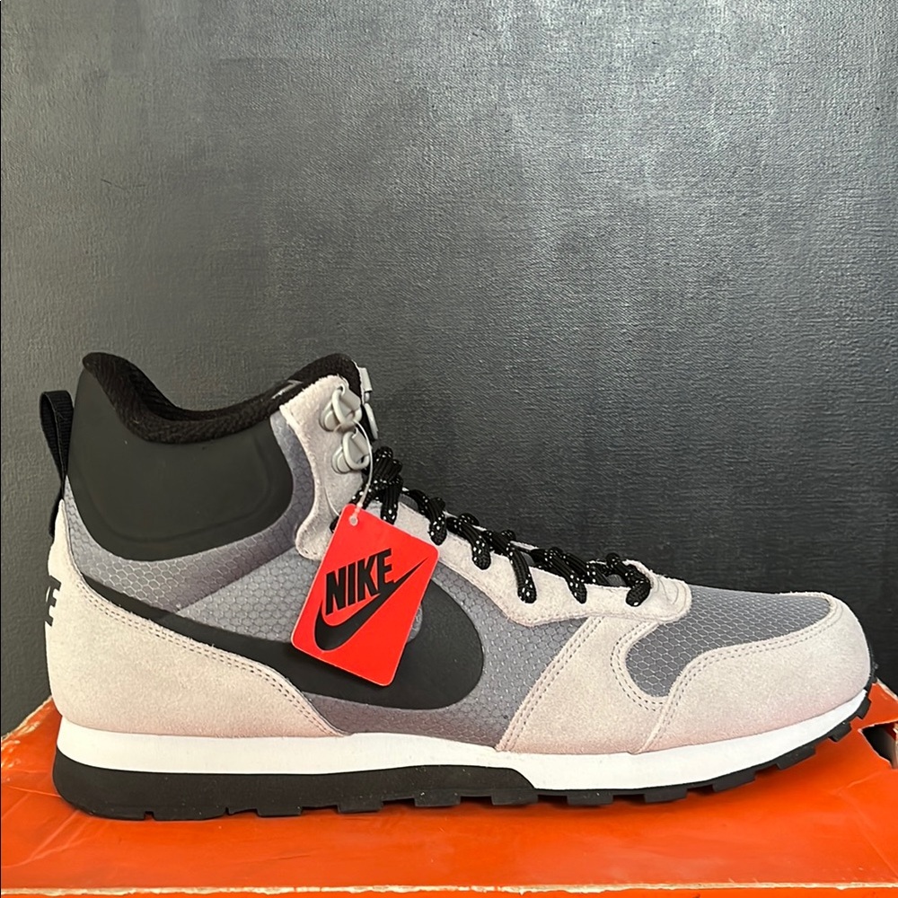 BRAND NEW Nike MD RUNNER 2 MID PREM!!!